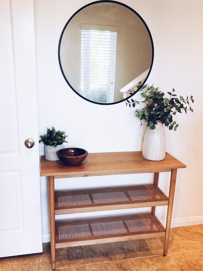 Building Photo - 3504 Shoreline Bluff Ln