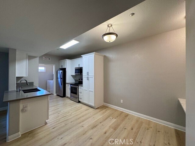 Building Photo - 41410 Juniper St