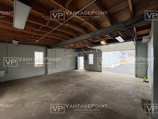 Building Photo - 264 Modoc St