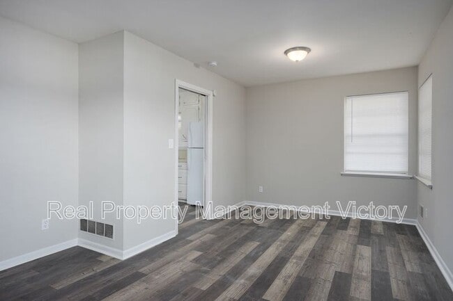 Building Photo - 1216 Huffman Rd