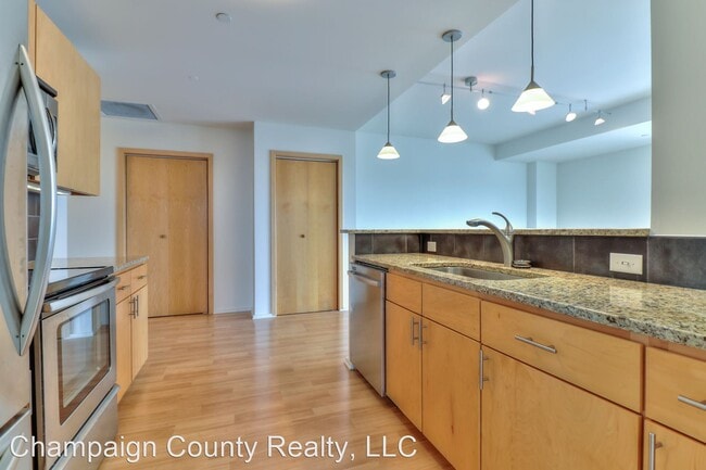 Building Photo - 1 br, 1 bath House - 301 N. Neil St. 905