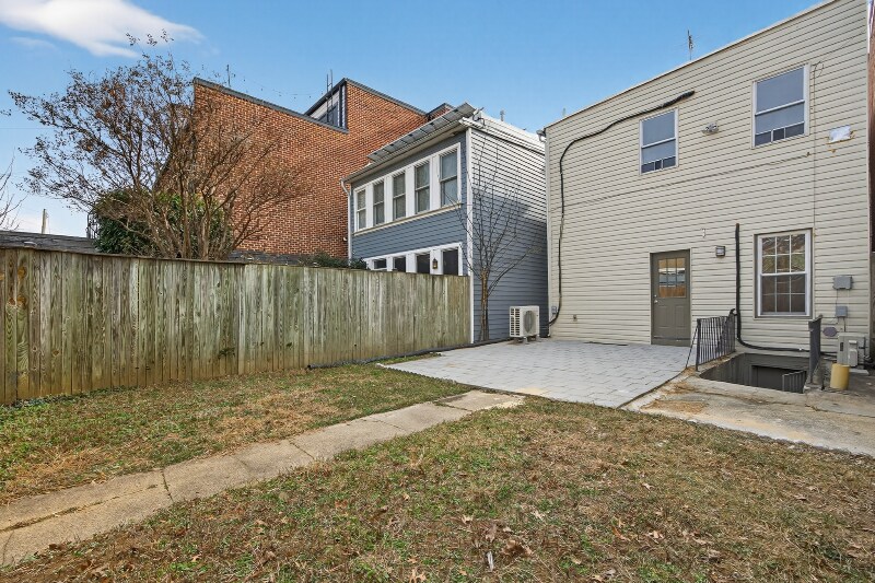 Building Photo - 1320 K St SE