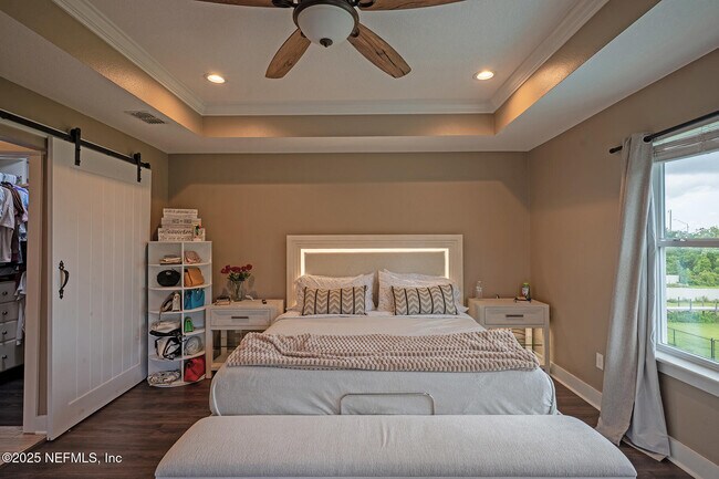 Building Photo - 3693 Lightview Ln