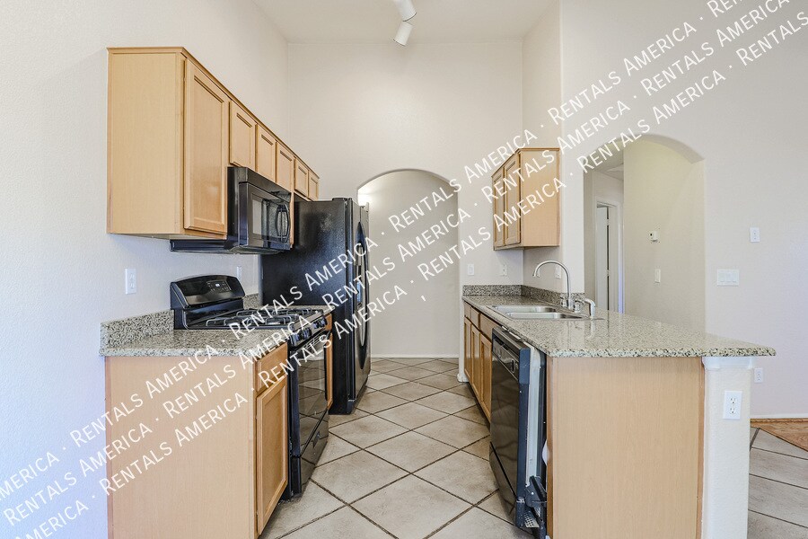 Building Photo - 16070 W Kendall St