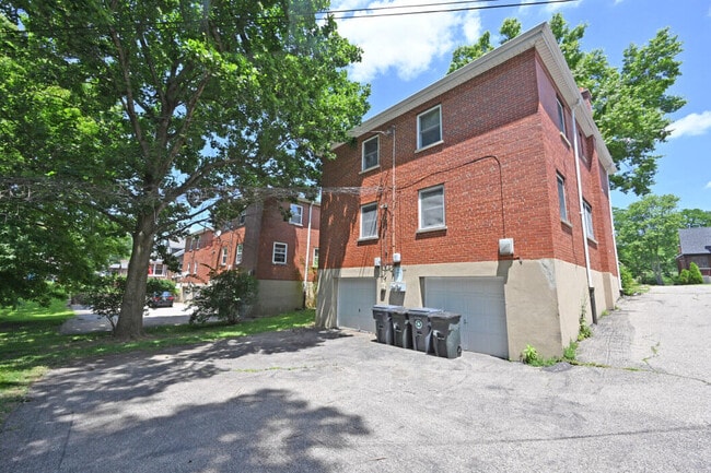 Building Photo - 27 Pleasant Ridge Ave