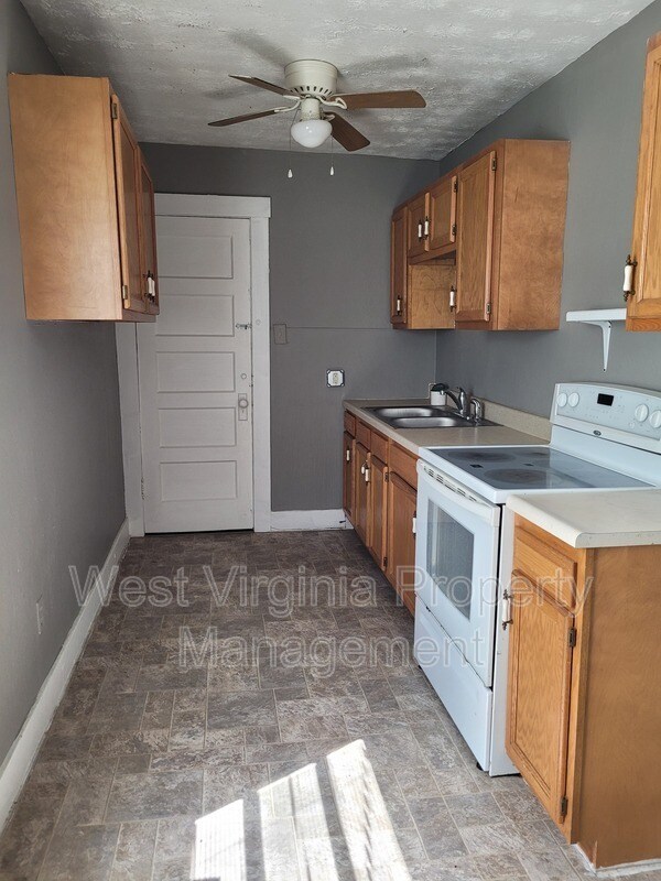 Building Photo - 114 Barber Ln