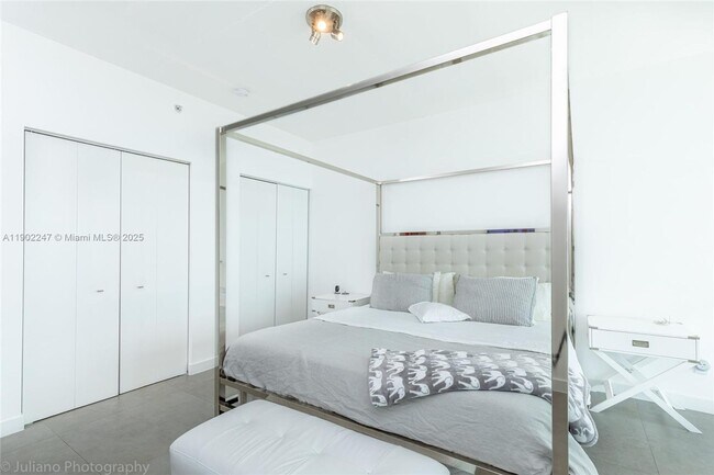 Building Photo - 690 SW 1st Ct