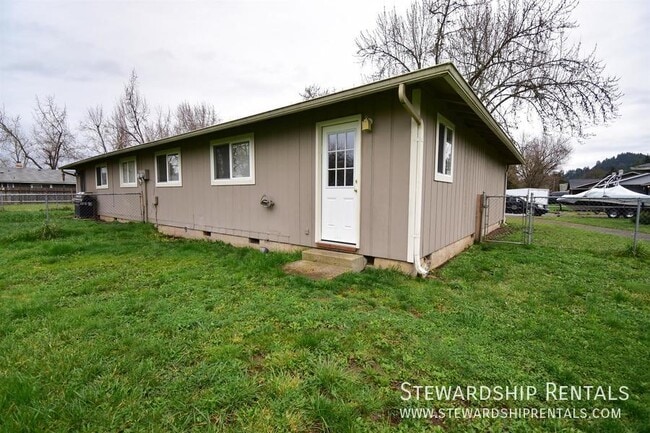Building Photo - 336 S 51st Pl