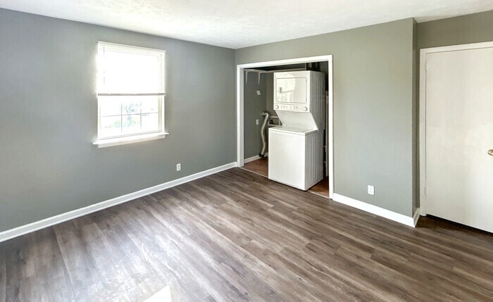 Building Photo - 5118 Linbar Dr