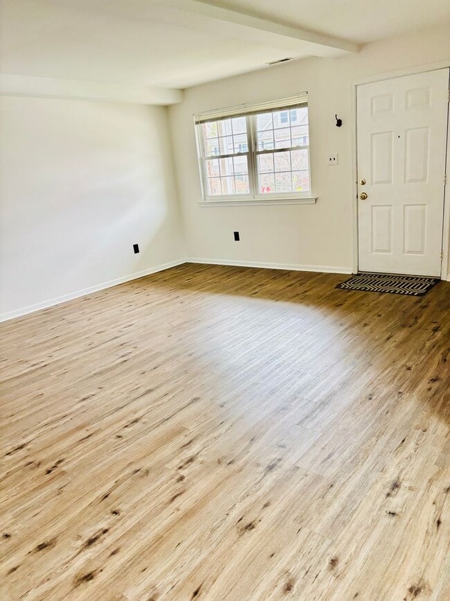 Building Photo - 1959 Main Ave