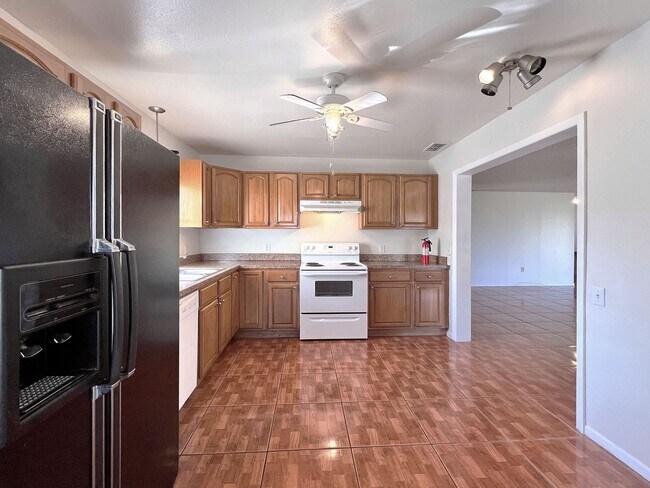 Building Photo - Spacious 3-Bedroom, 2-Bathroom in Winter Haven