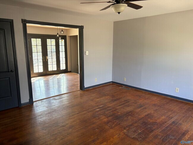 Building Photo - 9527 Hemlock Dr SE