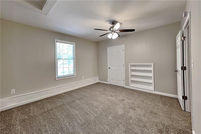 Building Photo - 2169 Winding Creek Ln SW