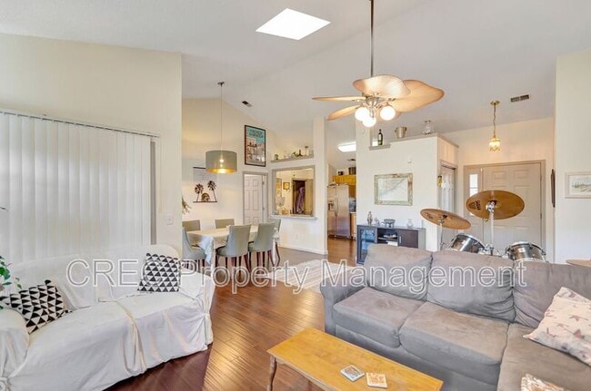 Building Photo - 1110 Oceanview Rd