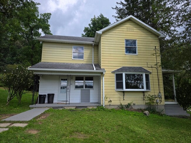 Building Photo - 109 St Paul Ln