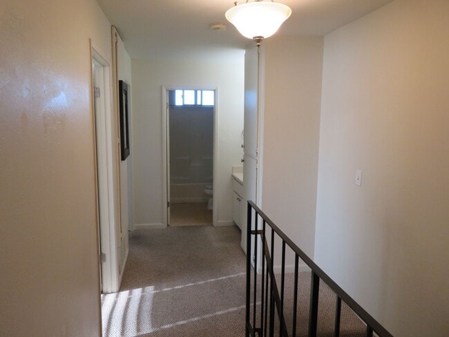 Building Photo - 3 bed 1.5 Bath in Harbor Oaks