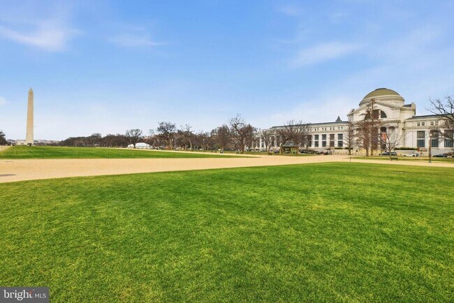 Building Photo - 916 G St NW