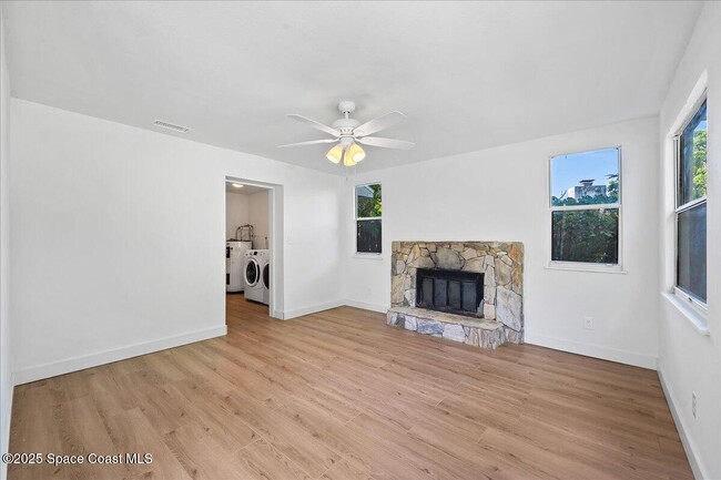 Building Photo - 935 S Tropical Trail
