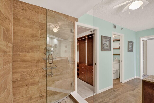 Building Photo - 9650 S Ocean Dr