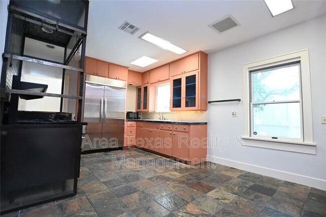 Building Photo - 2310 Dryden Rd