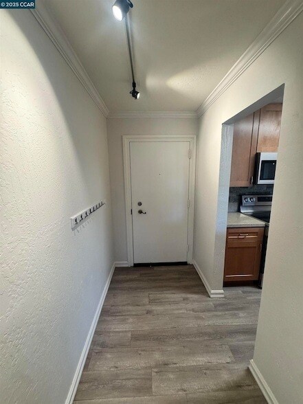 Building Photo - 1085 Murrieta Blvd