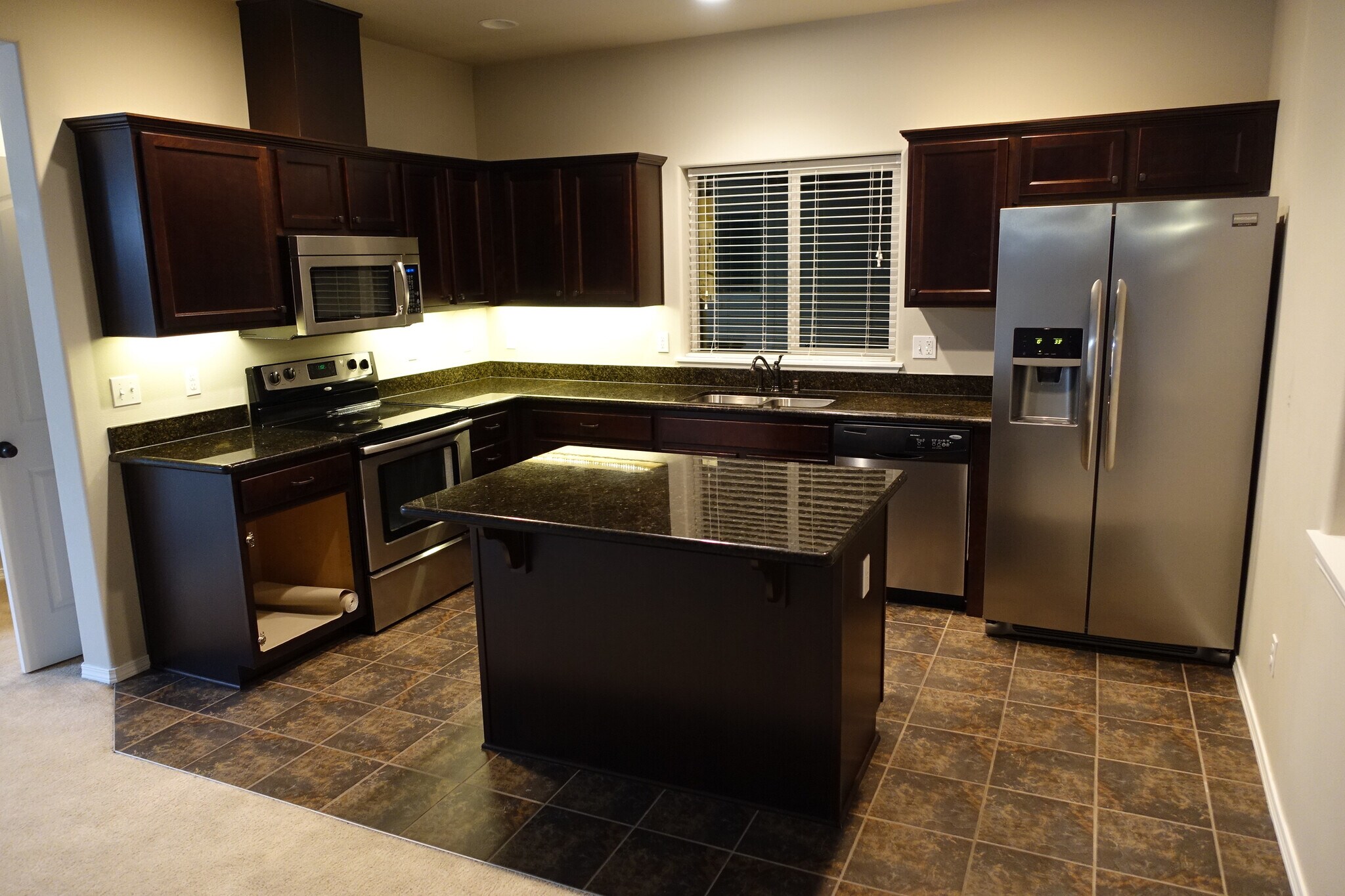 Kitchen - 7730 181st Street East