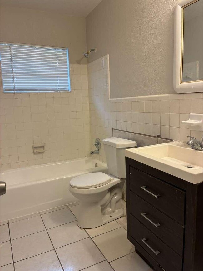 Building Photo - 1329 NW 8th Ave