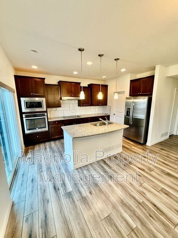 Building Photo - 3333 Bright Moon Dr