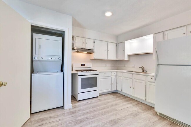 Building Photo - 3462 Willowrun Dr