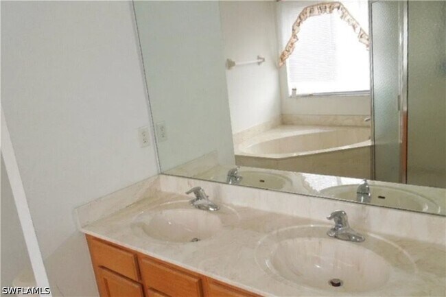 Building Photo - 17533 Laurel Grove Ct