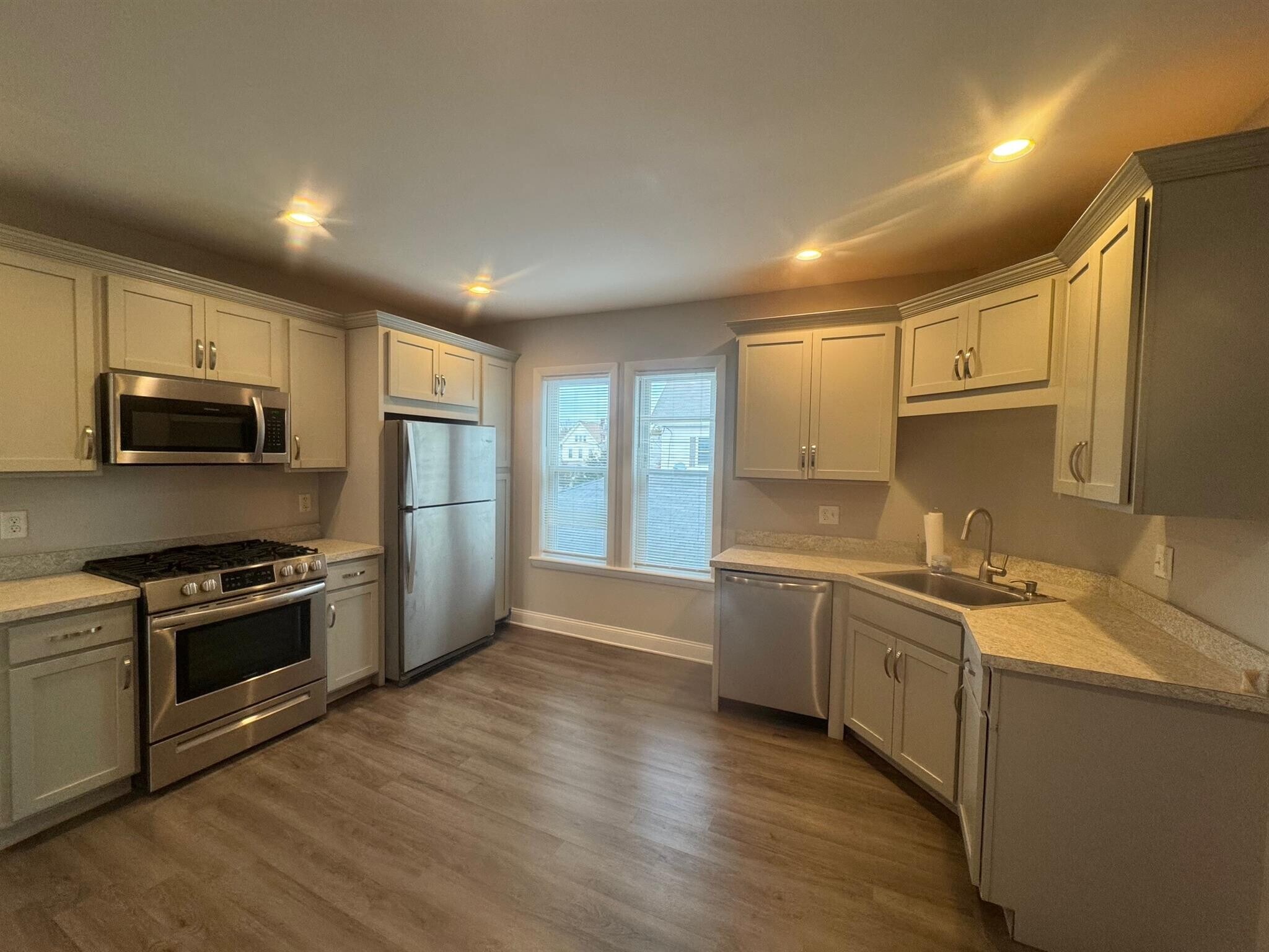 Building Photo - 103 Webster St