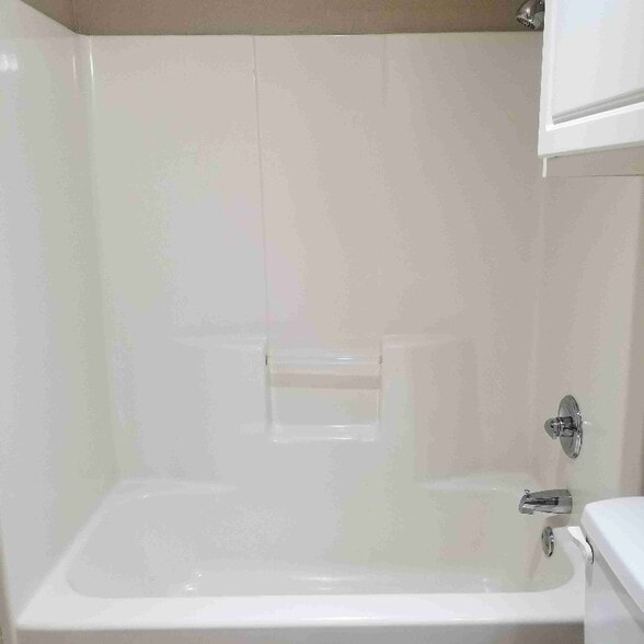 Building Photo - 5009 Blue Haven Dr