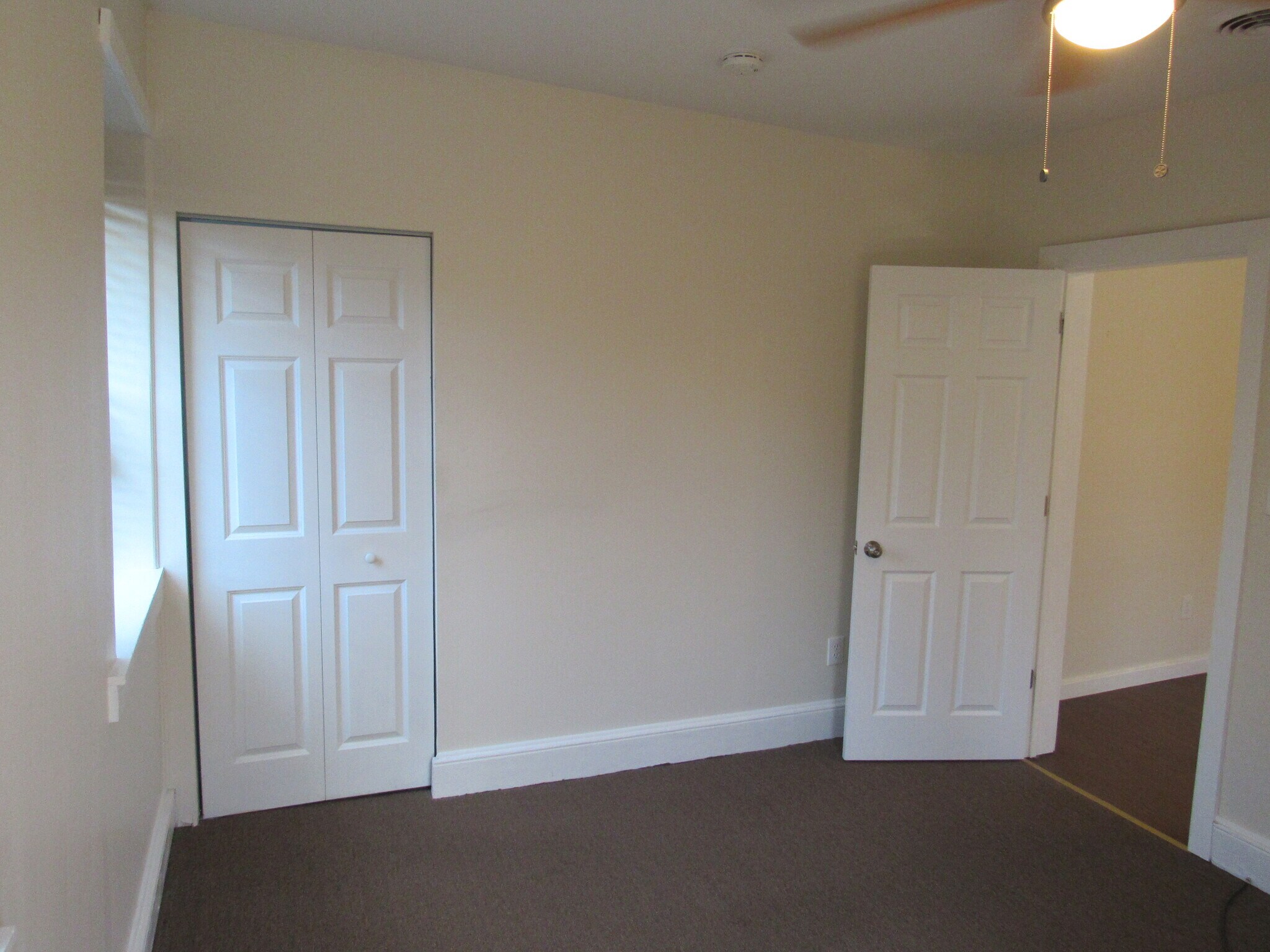 Building Photo - 132 Main St