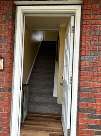 Building Photo - 41 Fallbrook St