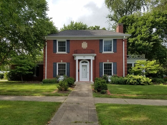 Primary Photo - Charming Corner Lot Home Near U of I