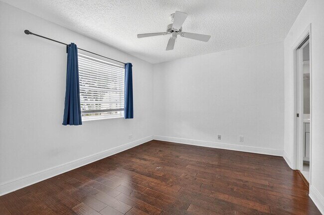 Building Photo - 6502 Brava Way