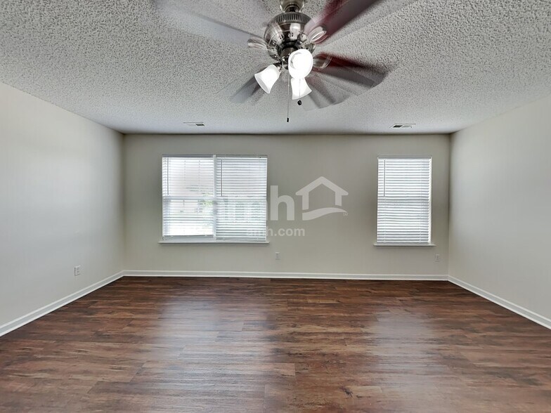 Building Photo - 4104 Hunters Trail Dr