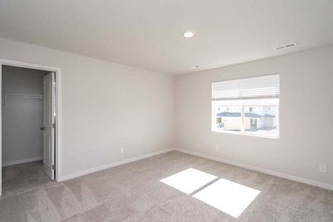 Building Photo - 3 Bedroom Two Story Twinhome for Rent!