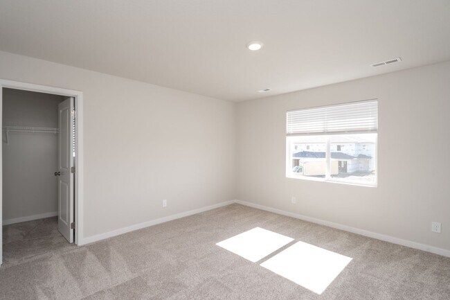 Building Photo - New 3 Bedroom Two Story