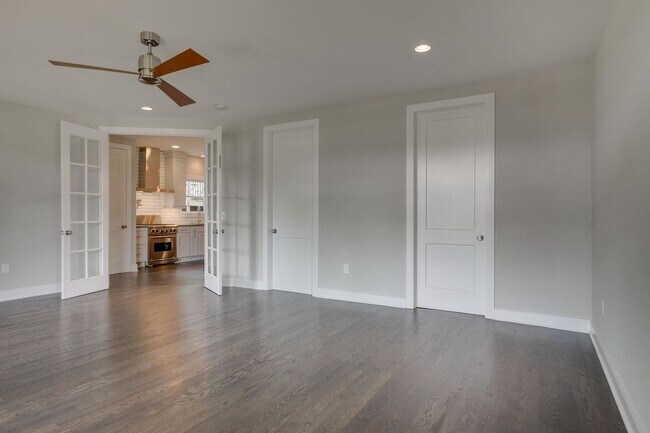 Building Photo - 1509 Ashwood Ave