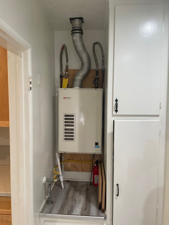 Building Photo - 3817 Globe Ave