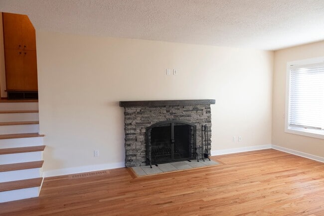 Building Photo - 9054 SW 38th Ave