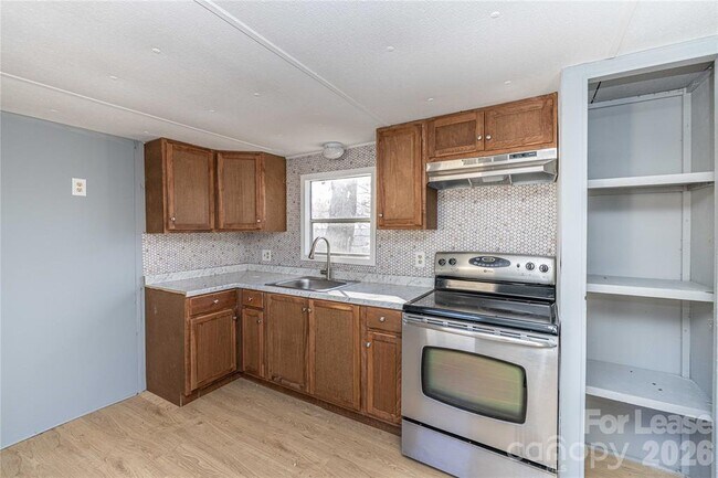 Building Photo - 126 Poe Dr