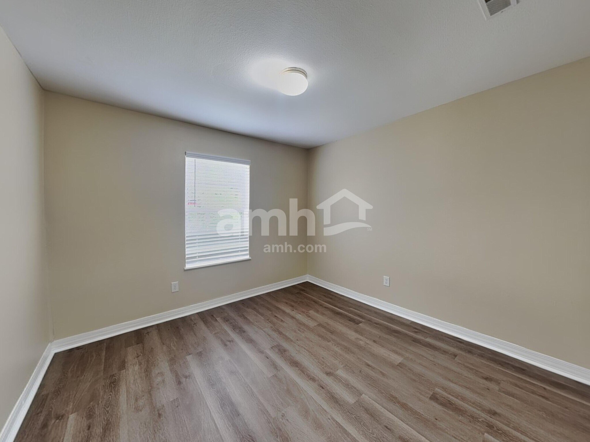 Building Photo - 2438 Pinebark Dr
