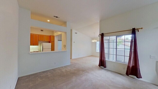 Building Photo - 30 Fuchsia: End Unit 2 Bed 2 Bath Condo in...