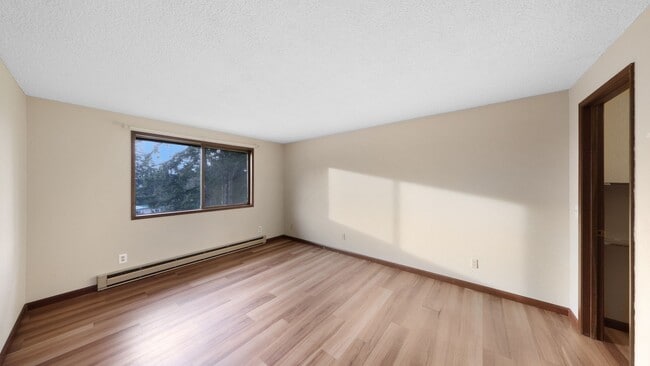 Building Photo - 3 Bed 2.5 Bath - Penn Cove Views - Groups - Pet Friendly - Shed