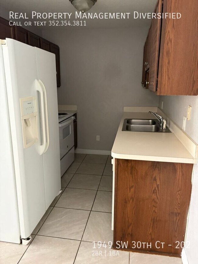 Building Photo - 1949 SW 30th Ct