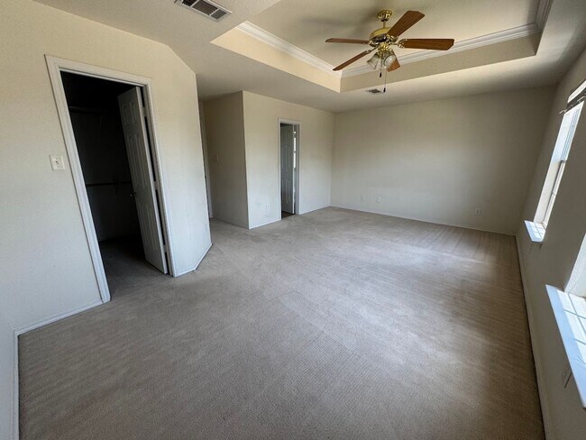 Building Photo - 217 Tepee Dr