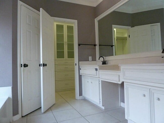 Building Photo - 6143 River Mist Ct