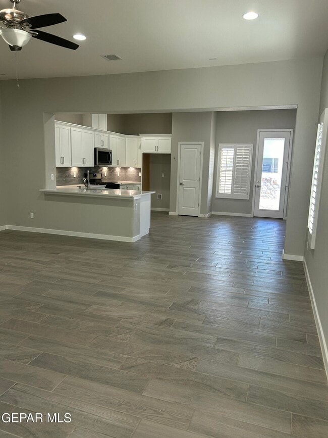 Building Photo - 10608 Hidden Palm Pl